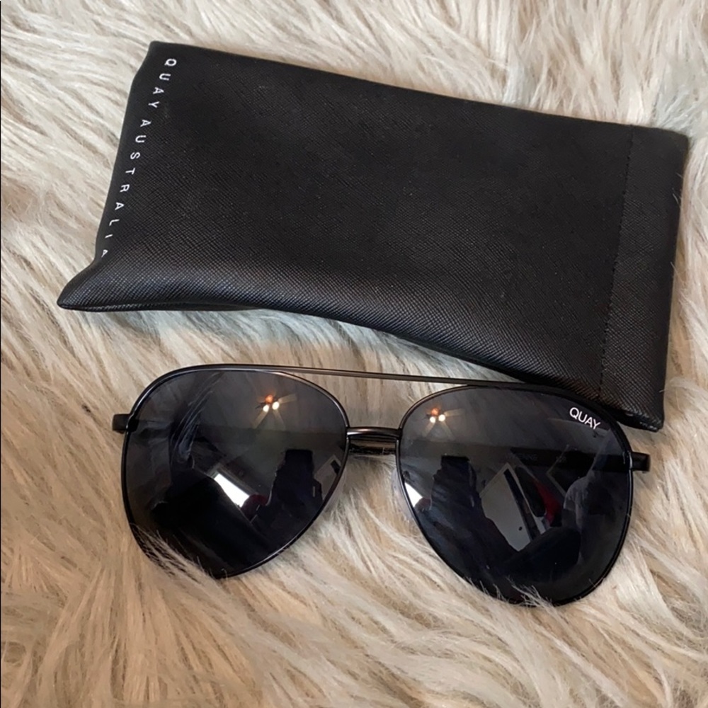 Quay sunglasses with case